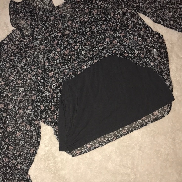 Sheer peplum cold shoulder top - Picture 4 of 6